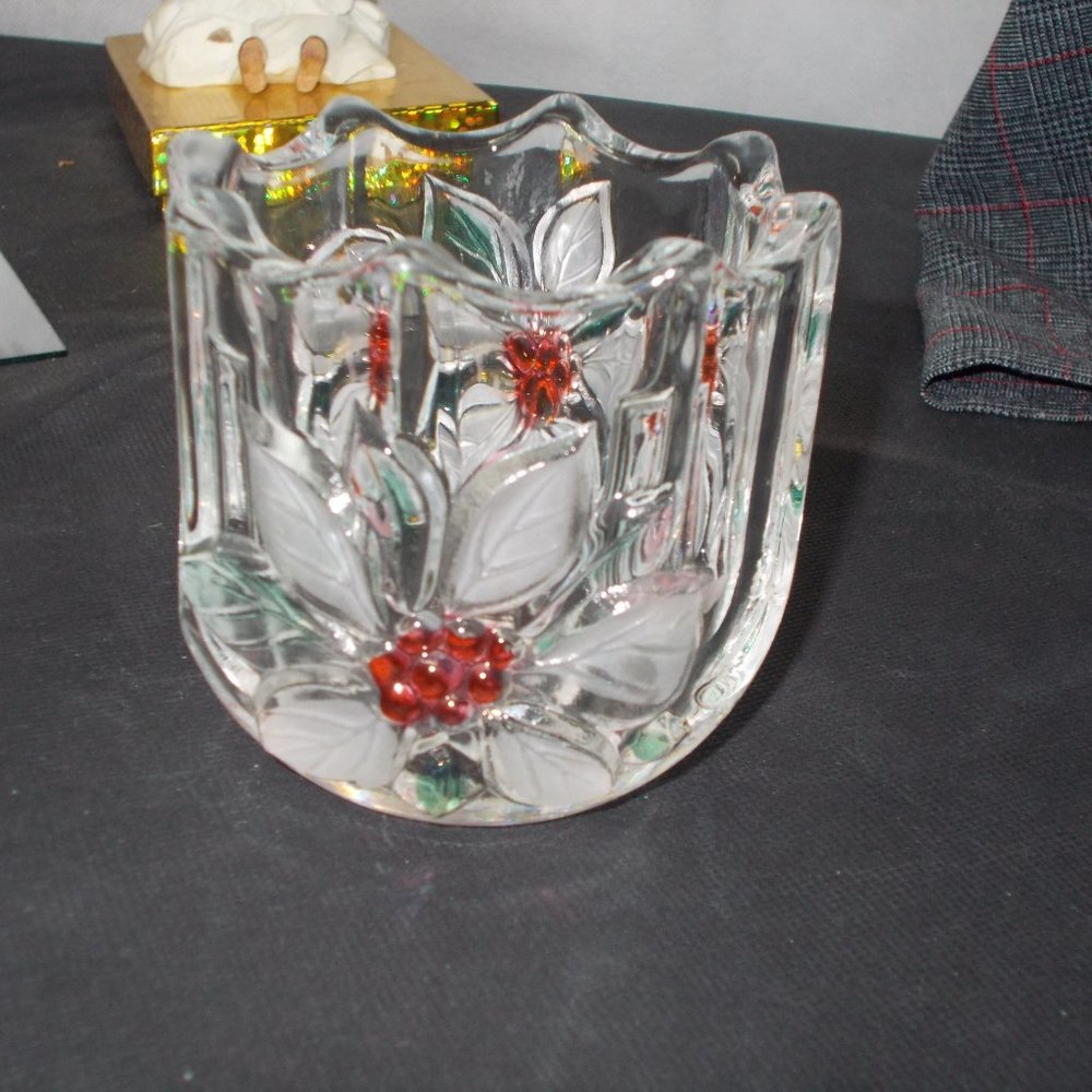 EUC, Heavy glass vase with floral design, approximately 3.5"x3.5 - Picture 2 of 3